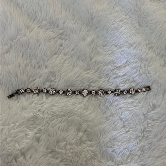 Elegant Bronze Color Bracelet - Picture 2 of 6